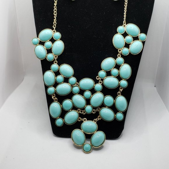 Jewelry - ✨3 / $25💎TURQUOISE & GOLDTONE STATEMENT NECKLACE
